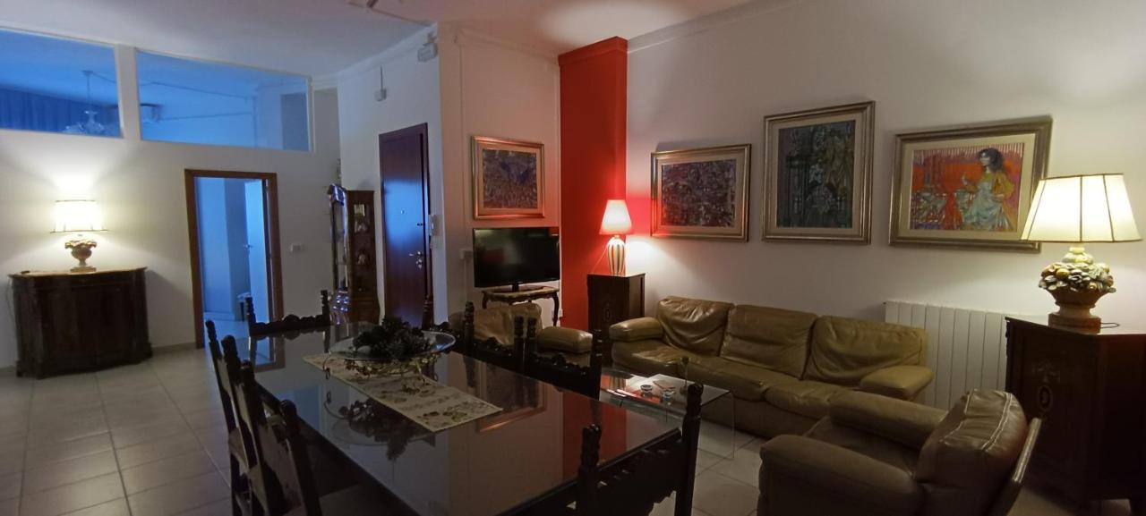 Ferienwohnung Amanda'S Taranto Exterior foto